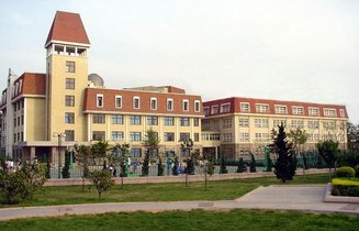 山东省青岛育才中学于2000年6月19日正式成立