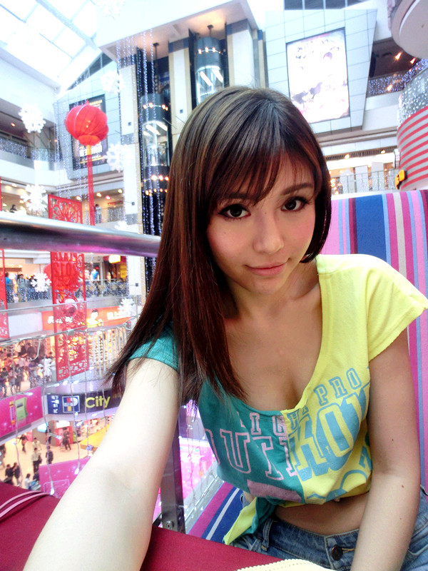  韦婕妤 郑恺 郑恺本身就是富二代  韦婕妤 郑恺高