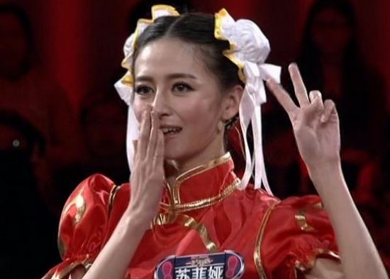 苏菲娅一身\\ 春丽\\