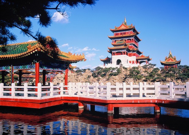 仙山位于山东省蓬莱市海滨路9号