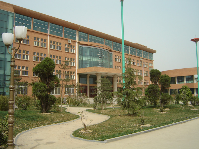 2005年1月,学院以优异的成绩通过了教育部"独立学院办学条件和教学