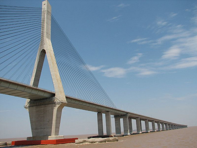 东海大桥东海大桥是中国第一座真正意义上的跨