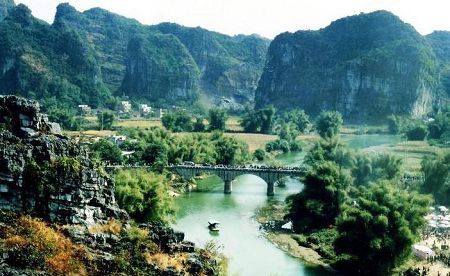三里洋渡风景区位于广西壮族自治区上林县境内