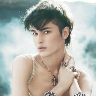 阿曼达·莫尔_360百科