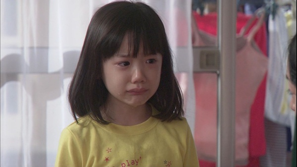小学生的<em>花菜</em>(芦田爱菜饰)在还