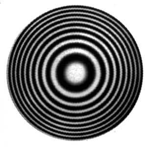 在观察等倾干涉条纹时,使M1和M'2逐渐接近直