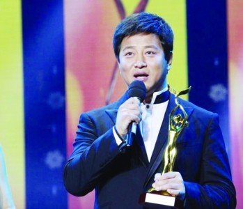 《乡村大世界》主持人毕铭鑫