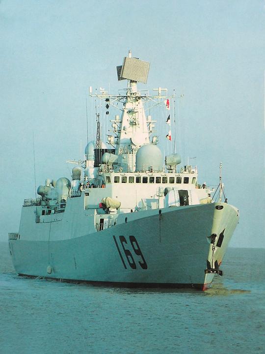 169号武汉号导弹驱逐舰
