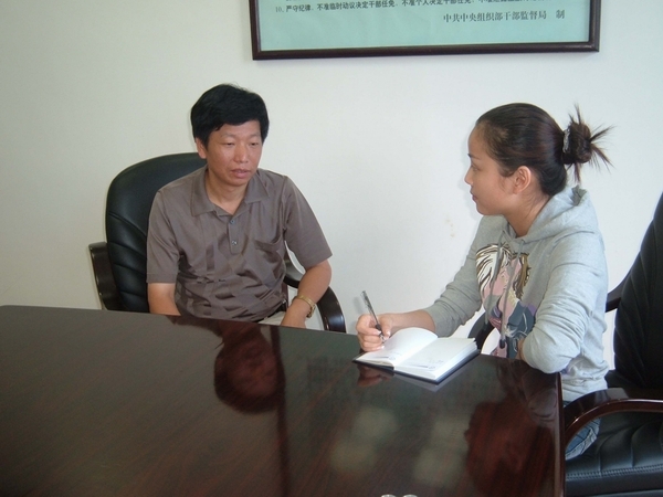 石门一中校长苏光接受记者采访